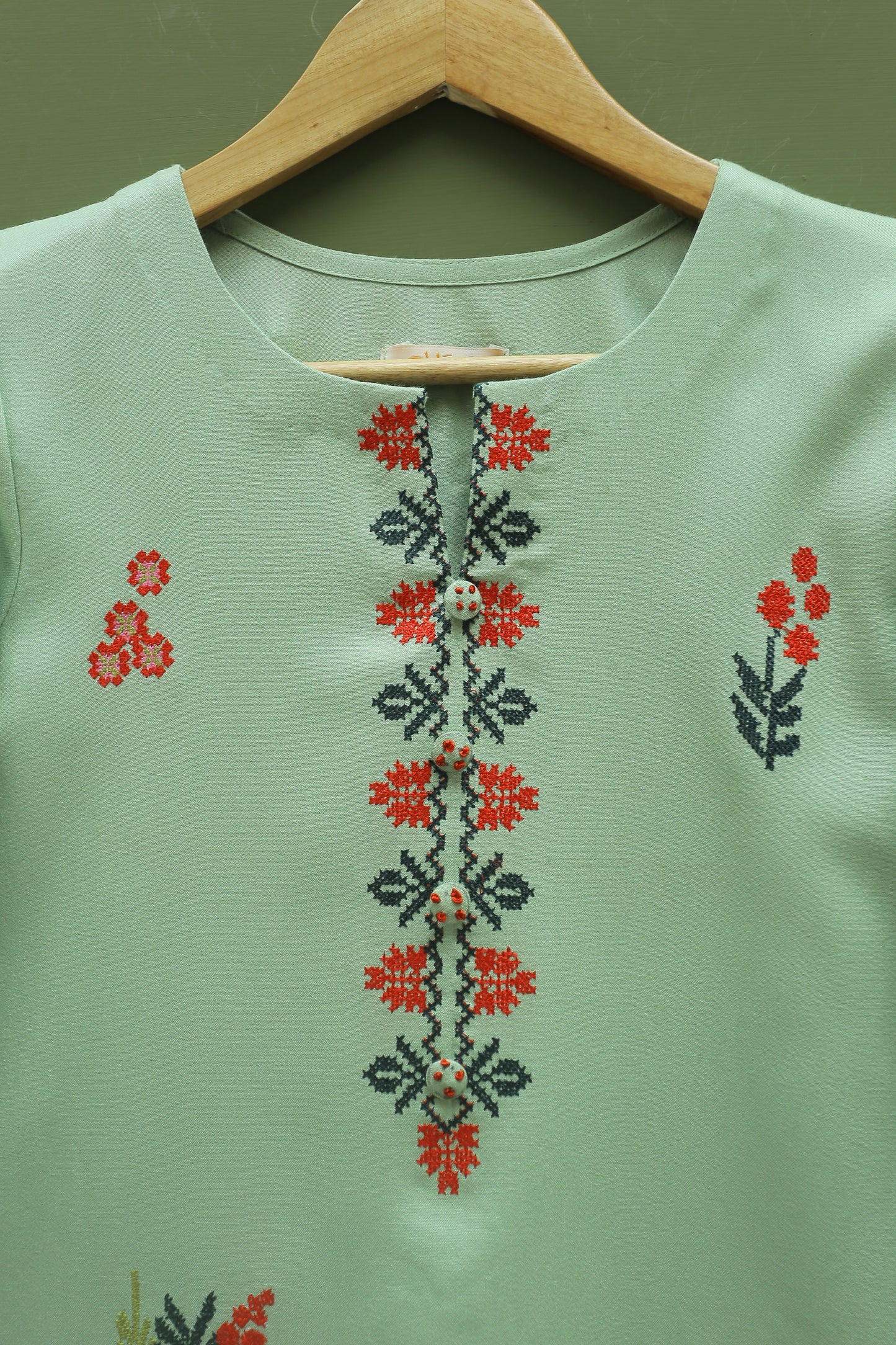 Pista Embroidered Suit