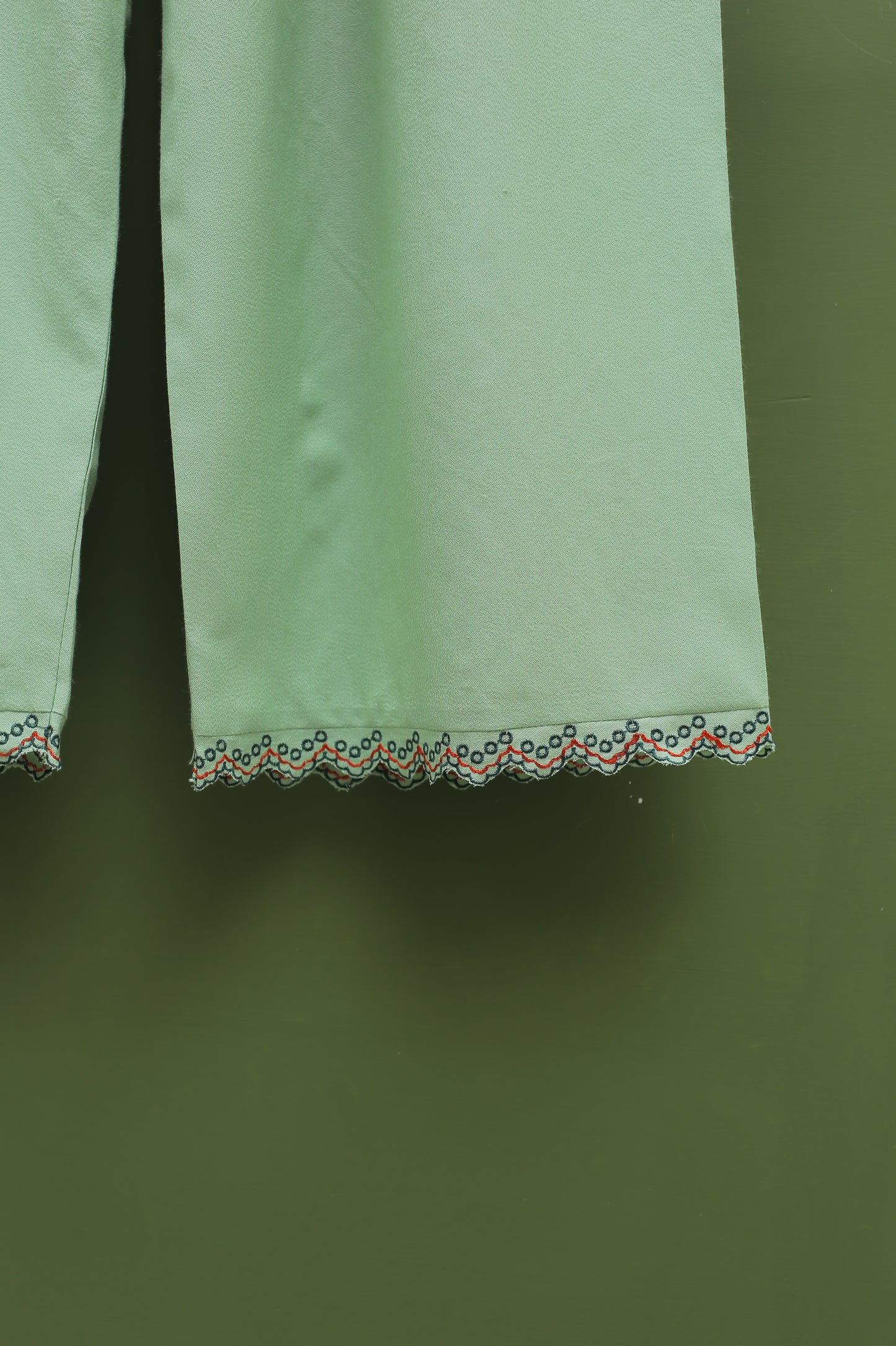 Pista Embroidered Suit